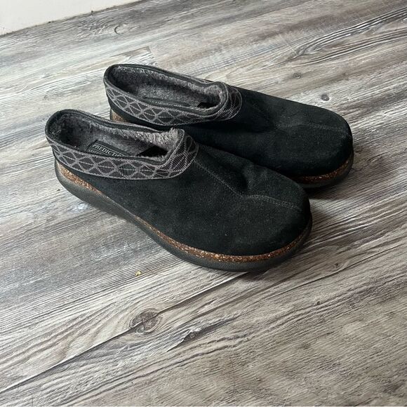 PREDICTIONS Womens Leather Collection Suede Mocs Slip On Loafers Clogs - Picture 2 of 11